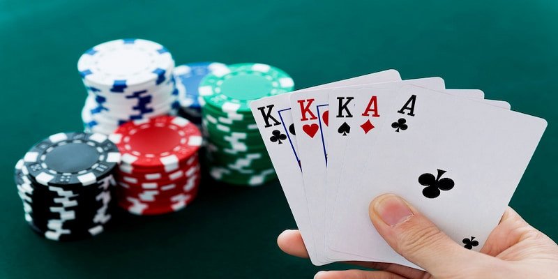 Các thế bài trong Poker - Cù lũ 